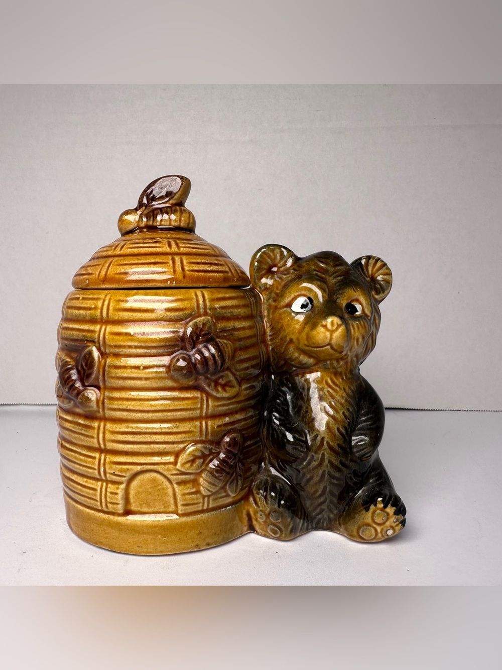 Vintage Ceramic Brown Bear Honey Beehive Lidded Honey Pot Jar Americana Kitsch